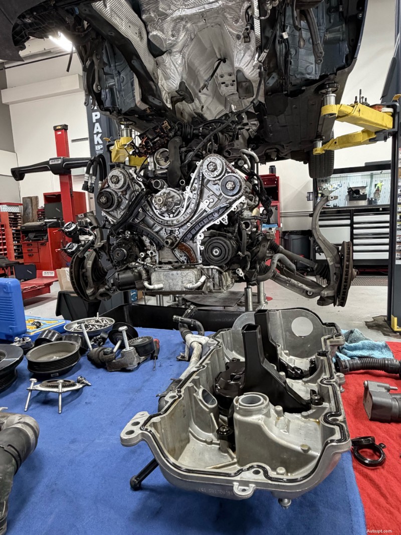 Smart Fix vs Good Fix :Choisir la bonne réparation pour les fuites du carter de distribution Porsche 