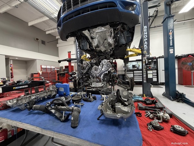 Smart Fix vs Good Fix :Choisir la bonne réparation pour les fuites du carter de distribution Porsche 
