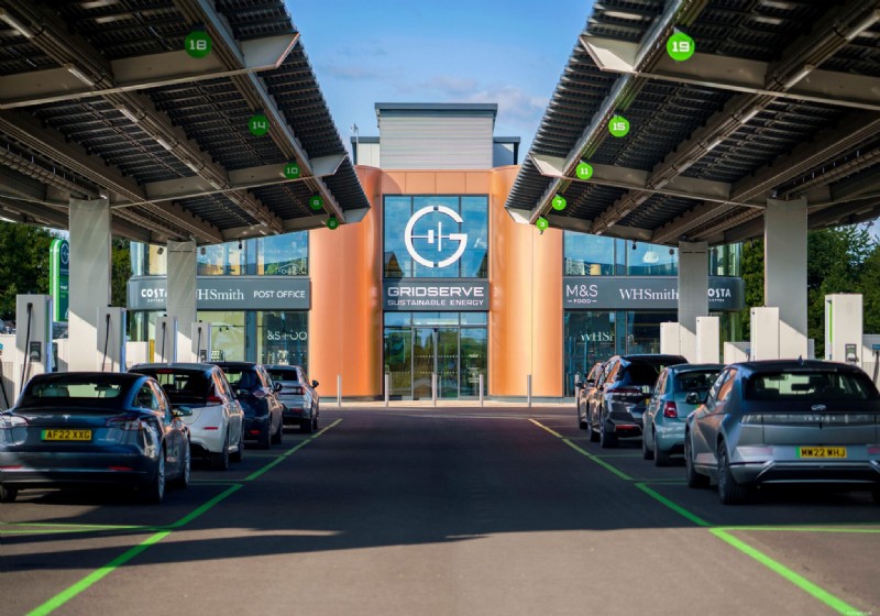 Chargement en route :une alimentation rapide et fiable pour les longs trajets au Royaume-Uni 