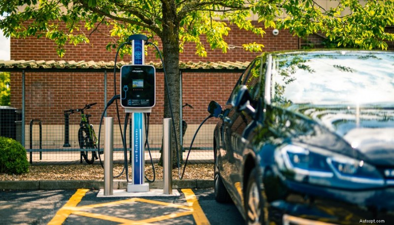 Qu’est-ce que la recharge à destination ? Alimentez votre véhicule électrique pendant que vous explorez 