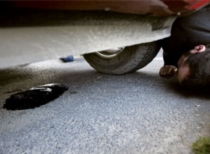 Comment repérer et diagnostiquer les fuites d huile sous votre voiture 