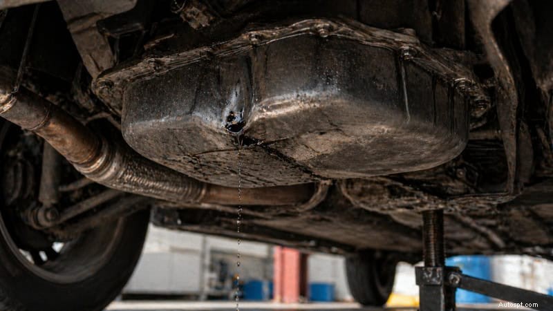 Fuites d’huile de voiture expliquées :causes, symptômes, réparations et estimations des coûts – Rx Mechanic 