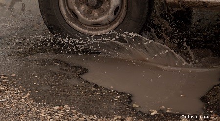 Évitez ces habitudes de conduite courantes qui nuisent à votre voiture 
