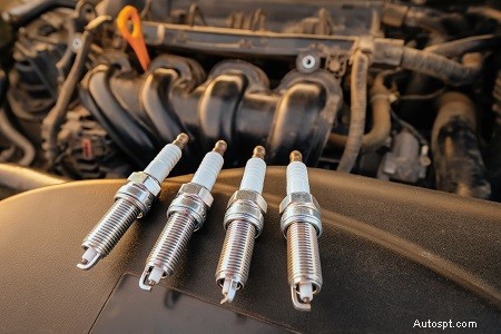 Qu est-ce qui fait allumer le voyant Check Engine - Un guide rapide 