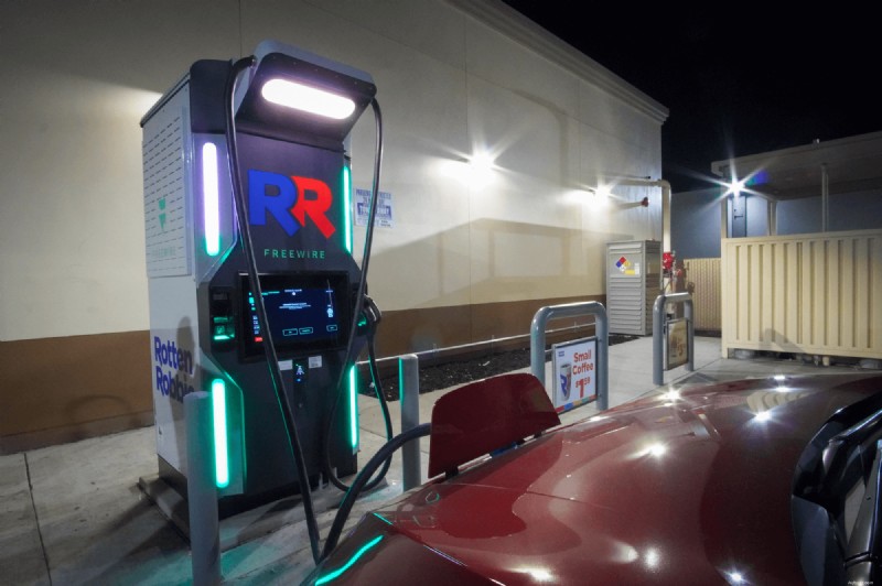 5 équipements essentiels pour une expérience de recharge publique supérieure pour les véhicules électriques 