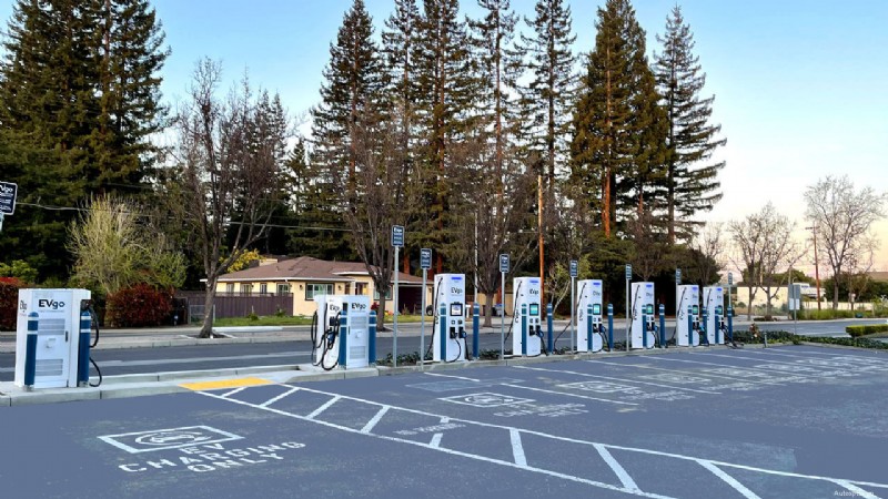 Le code du bâtiment californien 2022 impose les chargeurs de véhicules électriques pour les nouveaux développements 