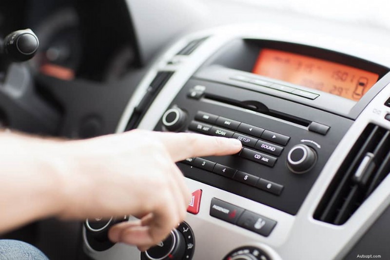 Pourquoi votre autoradio s allume mais ne produit aucun son - Causes courantes et solutions rapides 
