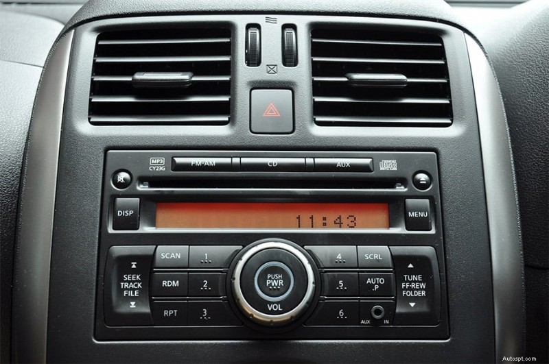 Pourquoi votre autoradio s allume mais ne produit aucun son - Causes courantes et solutions rapides 