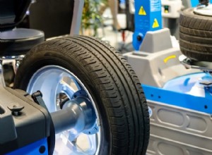 Pourquoi votre voiture tremble au-dessus de 60 mph (et comment y remédier) 