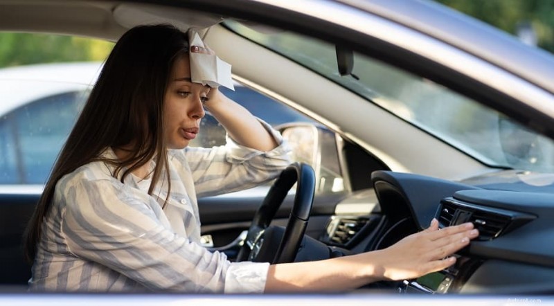 Drapeaux rouges lorsque le pressostat AC de votre voiture tombe en panne – Problèmes de haute ou de basse pression 
