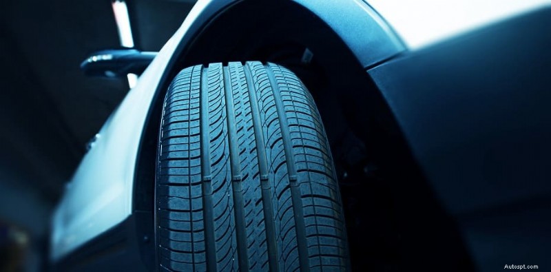 Principaux signes que les pneus de votre voiture sont déséquilibrés (et pourquoi c est important) 