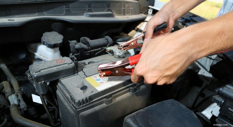 Why Are Your Jumper Cables Smoking? Conseils sécuritaires pour prévenir les dommages 