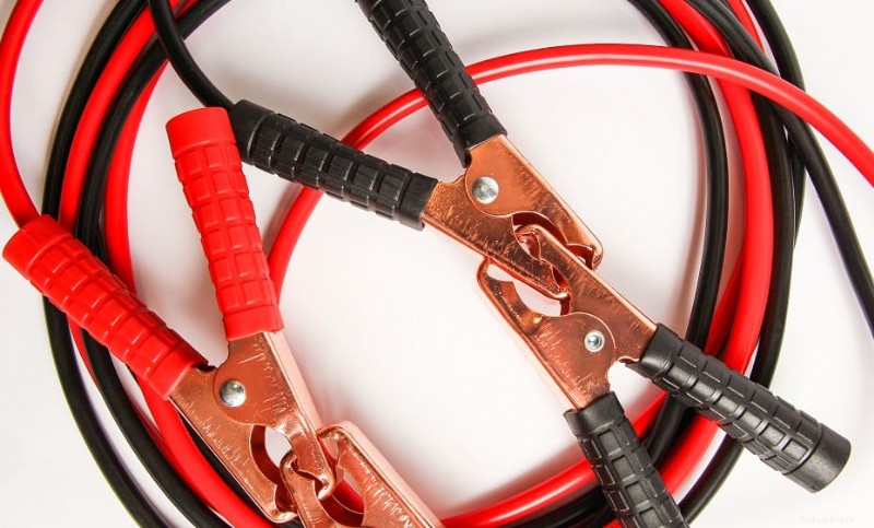 Why Are Your Jumper Cables Smoking? Conseils sécuritaires pour prévenir les dommages 