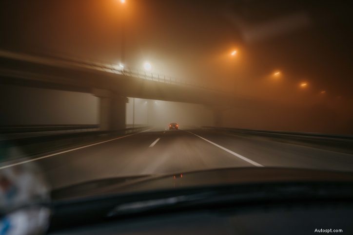 Conduisez prudemment la nuit tombée :8 conseils d’experts pour la sécurité routière de nuit 