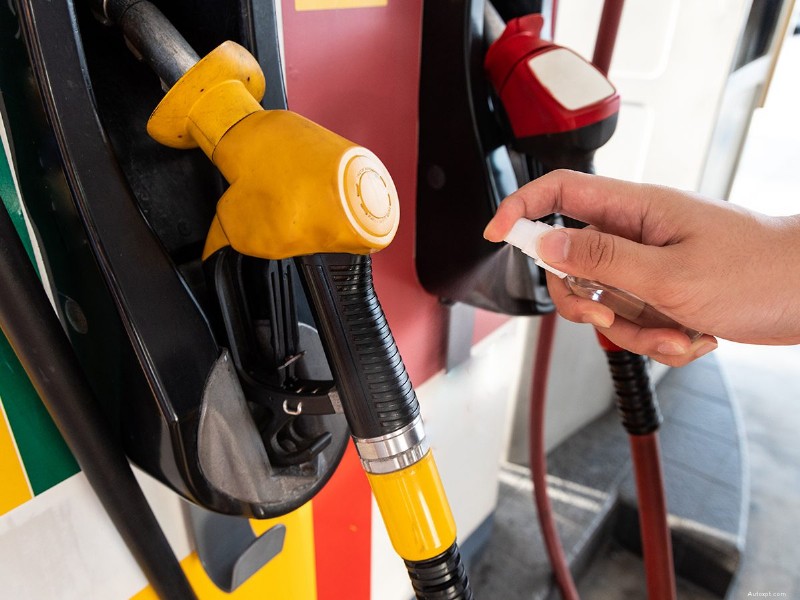 L endroit le plus sale d une station-service :pourquoi la poignée de la pompe est la plus contaminée 