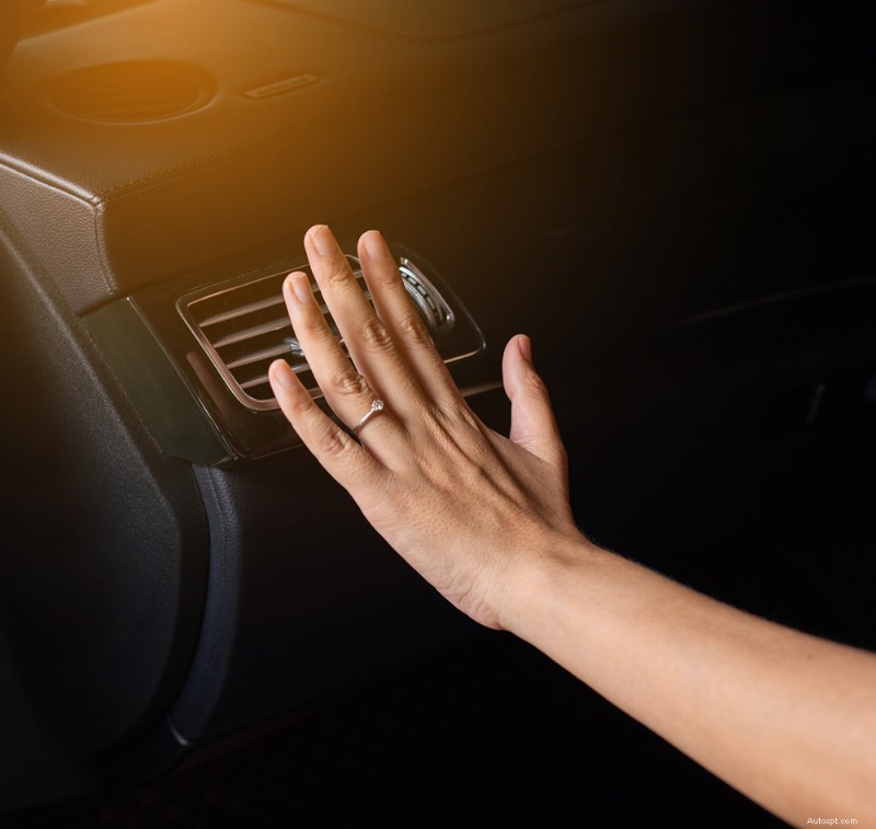 Choisir entre la climatisation automobile à deux zones et à zone unique :un guide pratique 