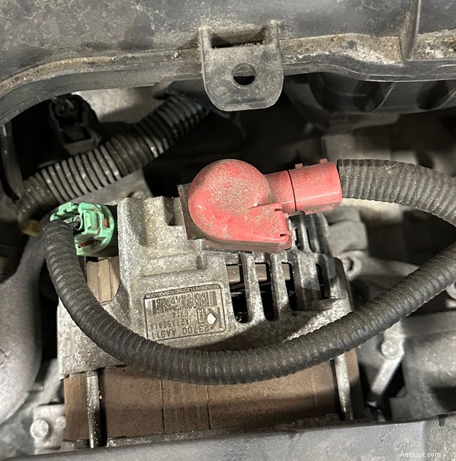Pourquoi votre voiture met du temps à démarrer :causes et solutions rapides 