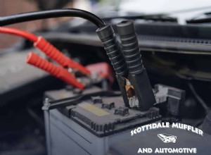 5 signes d’avertissement clairs :la batterie de votre voiture doit être remplacée 