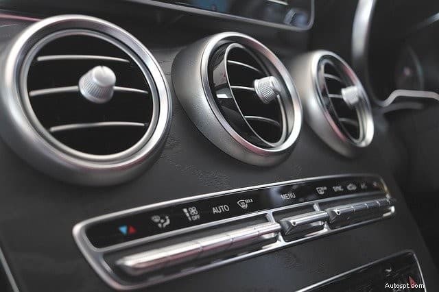 Guide étape par étape pour nettoyer les filtres AC de votre voiture à la maison 