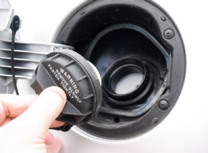 Voyant de contrôle du moteur Jeep :ce que cela signifie, causes courantes et solutions rapides 