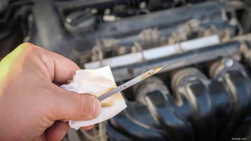 Comprendre la faible pression d huile au ralenti :causes, symptômes et solutions 