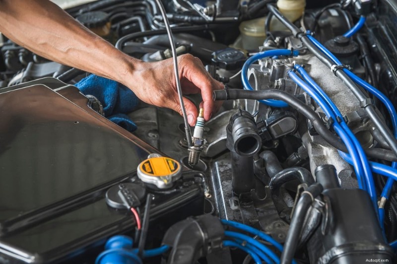 Ce qu indiquent les pointes des bougies d allumage blanches :causes, symptômes et solutions 