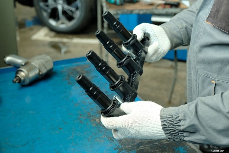 Pourquoi votre voiture tremble-t-elle en ralentissant ? Causes, diagnostic et correctifs 