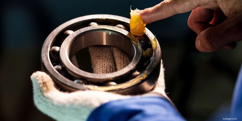 Pourquoi votre voiture tremble-t-elle en ralentissant ? Causes, diagnostic et correctifs 
