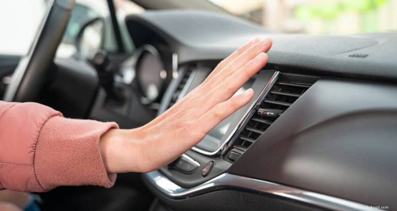 5 signes clés que le ventilateur du condenseur AC de votre voiture est en panne et coût de remplacement 