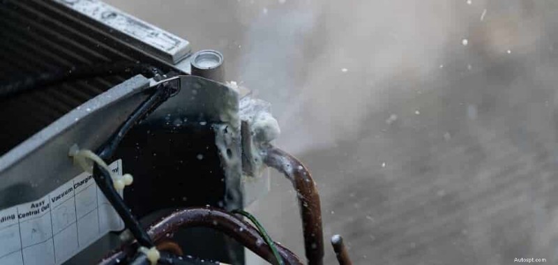 5 signes clés que le ventilateur du condenseur AC de votre voiture est en panne et coût de remplacement 