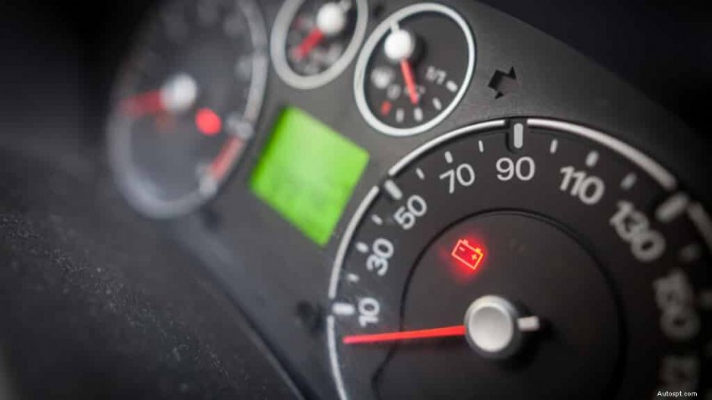 Diagnostiquer et réparer un alternateur en surcharge :symptômes, causes et solutions 
