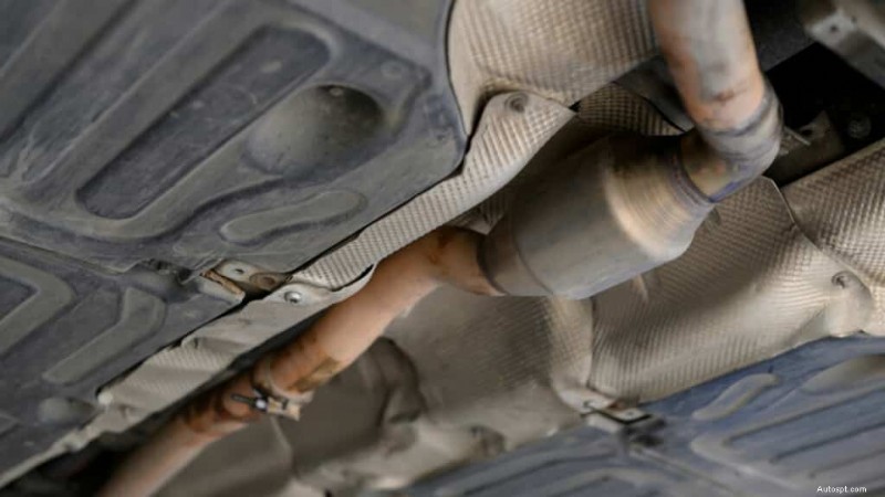 Pourquoi le voyant de contrôle du moteur est allumé même lorsque votre voiture semble bien – 9 causes et solutions courantes 