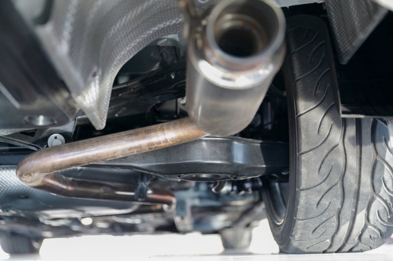 Quelles sont les causes du cliquetis au ralenti ? Causes courantes et solutions rapides pour votre voiture 