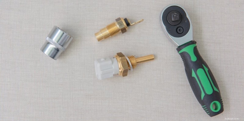 Surchauffe de la voiture puis normalisation :causes, symptômes et solutions rapides 