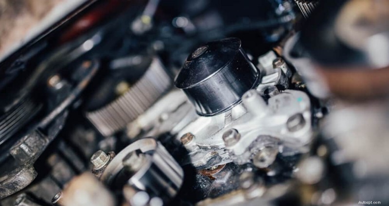 Surchauffe de la voiture puis normalisation :causes, symptômes et solutions rapides 