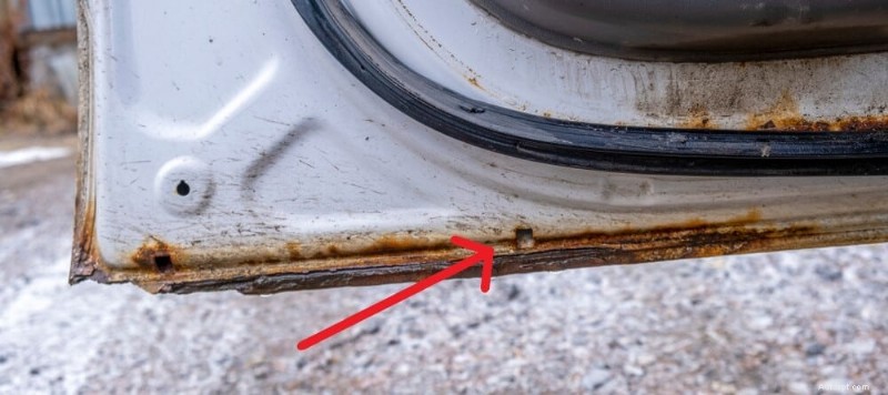 Pourquoi et comment inspecter les trous de drainage des portières de voiture pour un entretien optimal du véhicule 