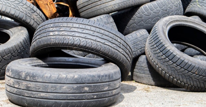6 façons simples et écologiques de recycler ou de réutiliser les vieux pneus 