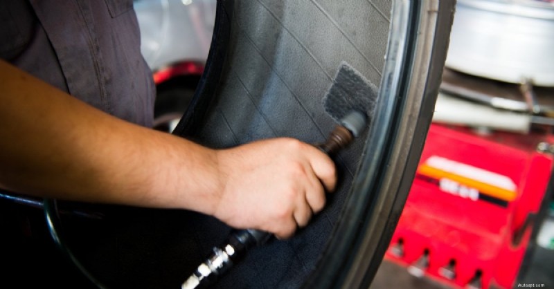 Combien de temps peut-on conduire avec un pneu bouché ? Un guide rapide sur la durée de vie des bouchons de pneu 