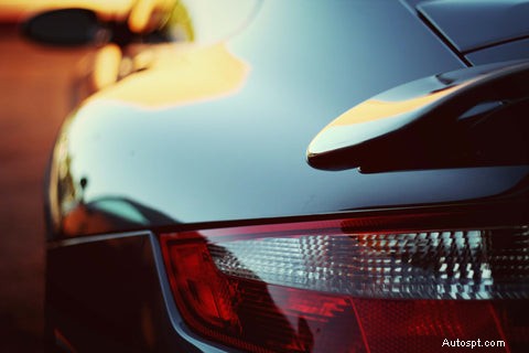 Comment le revêtement céramique protège votre voiture :avantages, durabilité et brillance 