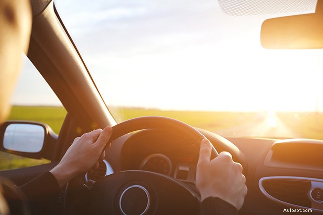 Conduite sécuritaire au printemps :conseils d’experts pour naviguer sur des routes mouillées 
