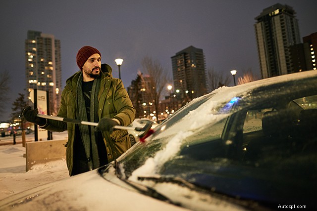Comment dégivrer rapidement les vitres de votre voiture et protéger votre véhicule cet hiver 