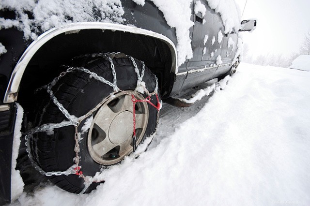 Guide expert de conduite hivernale de l’AAA :Restez en sécurité sur les routes enneigées 