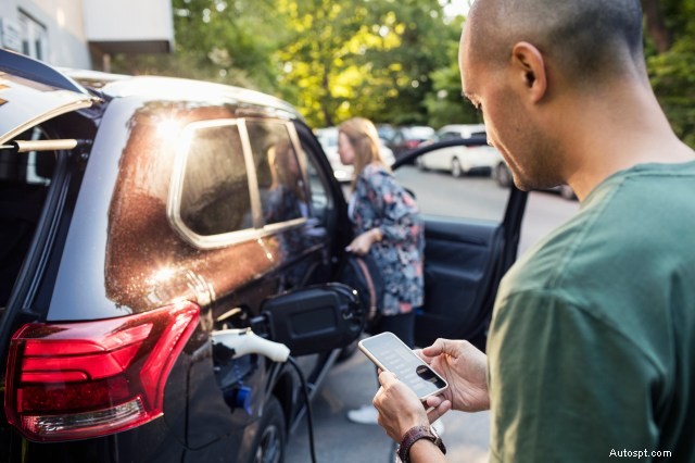 Les Millennials sont 31 % plus susceptibles de choisir des véhicules électriques pour leur prochaine voiture 
