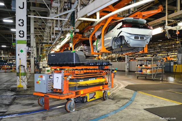 Les batteries des voitures électriques sont-elles nocives pour l’environnement ? Examiner l impact réel. 