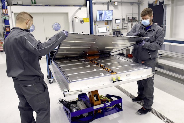 Les batteries des voitures électriques sont-elles nocives pour l’environnement ? Examiner l impact réel. 