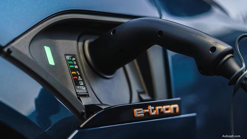 Combien de temps durent les batteries des voitures électriques ? Un guide sur la longévité et le recyclage 