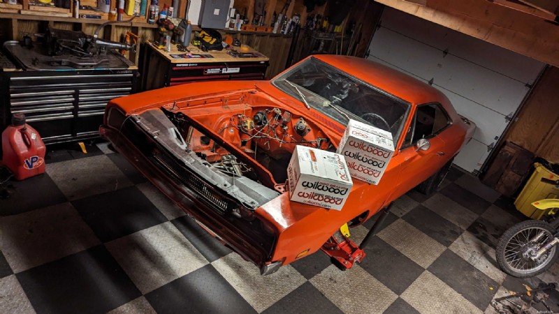 Mise à niveau d une Dodge Charger 69 :de l échange de suspension boulonnée à un projet de fabrication majeur 
