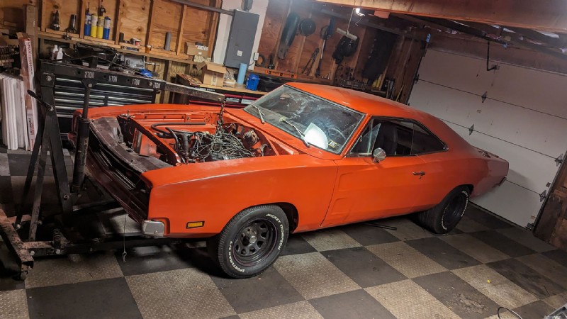 Mise à niveau d une Dodge Charger 69 :de l échange de suspension boulonnée à un projet de fabrication majeur 