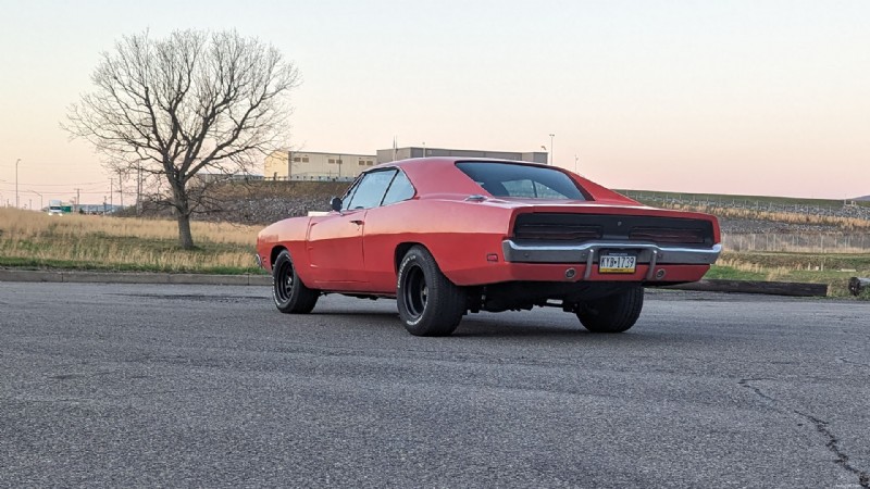 Transformation d une Dodge Charger 1969 :mise à niveau réussie de la suspension arrière Heidts à 4 bras 