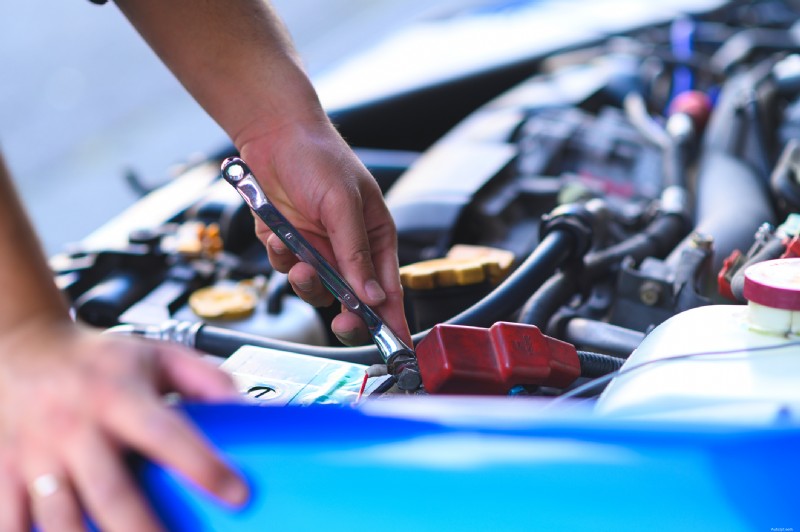 Guide étape par étape pour remplacer une batterie de voiture en toute sécurité et rapidement 